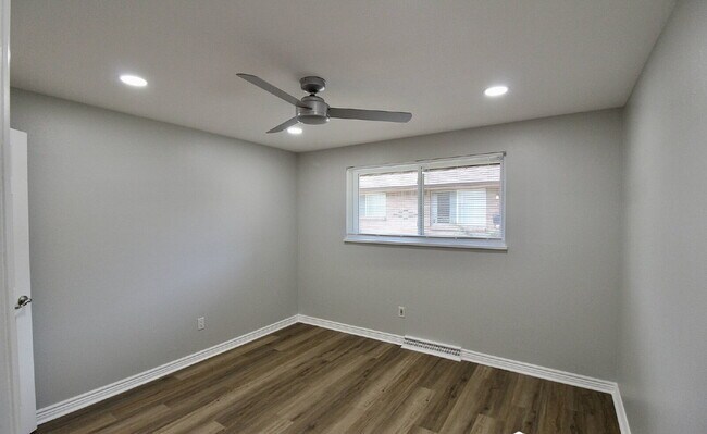 Building Photo - 10362 W 59th Ave