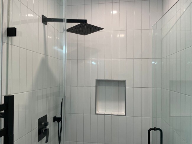 Building Photo - Newly Remodeled Studio, 1-Bathroom Near Johns Hopkins University