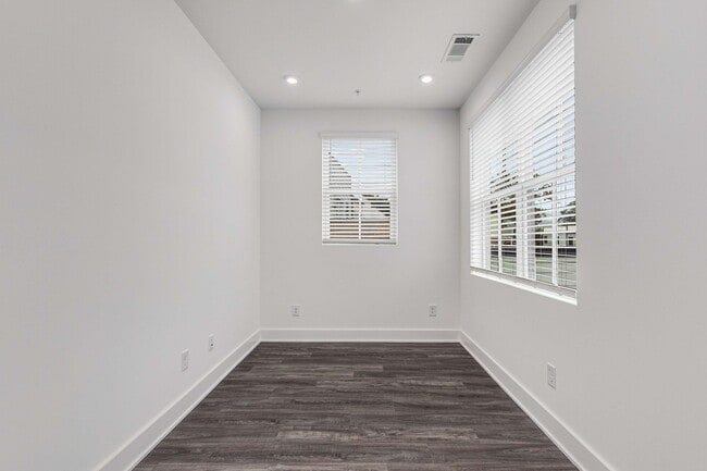 Building Photo - 1815 Gotham Ln NE