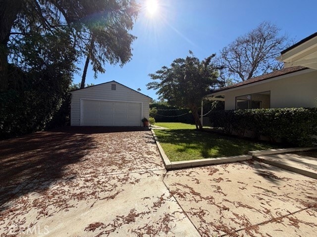 Building Photo - 15440 Dickens St