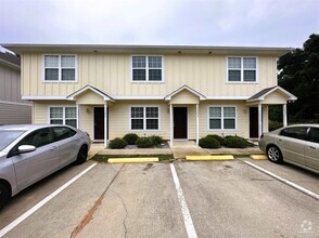 Building Photo - 150 S Crow Rd