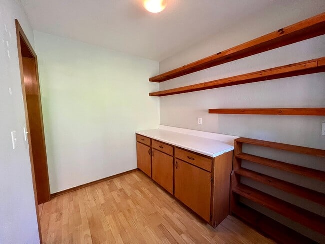 Building Photo - Private 5 Acres