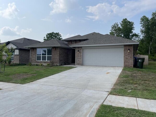 Building Photo - 1105 Osprey Dr