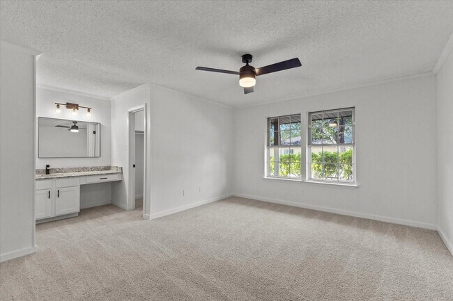Building Photo - 5310 Vagas Dr