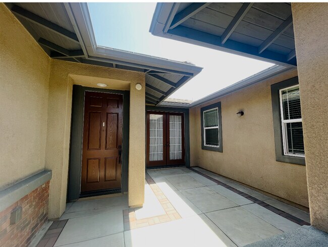 Building Photo - 6812 Kenton Pl