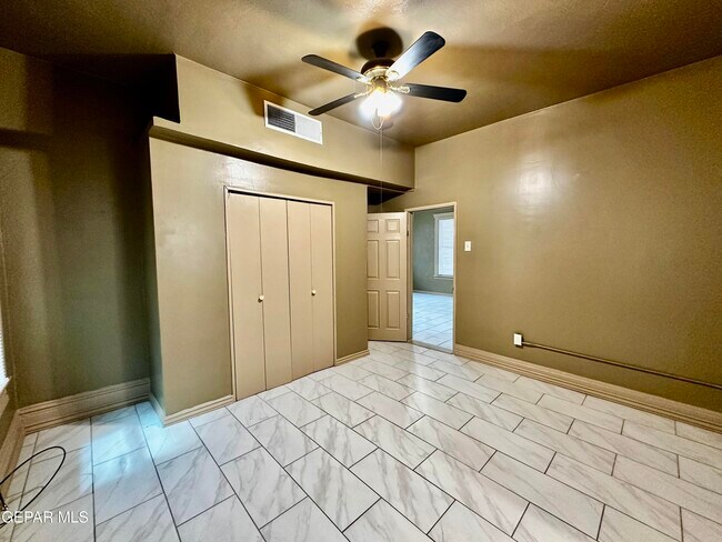 Building Photo - 618 Stewart Ct