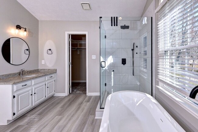 Building Photo - Lovely Home in Seaford