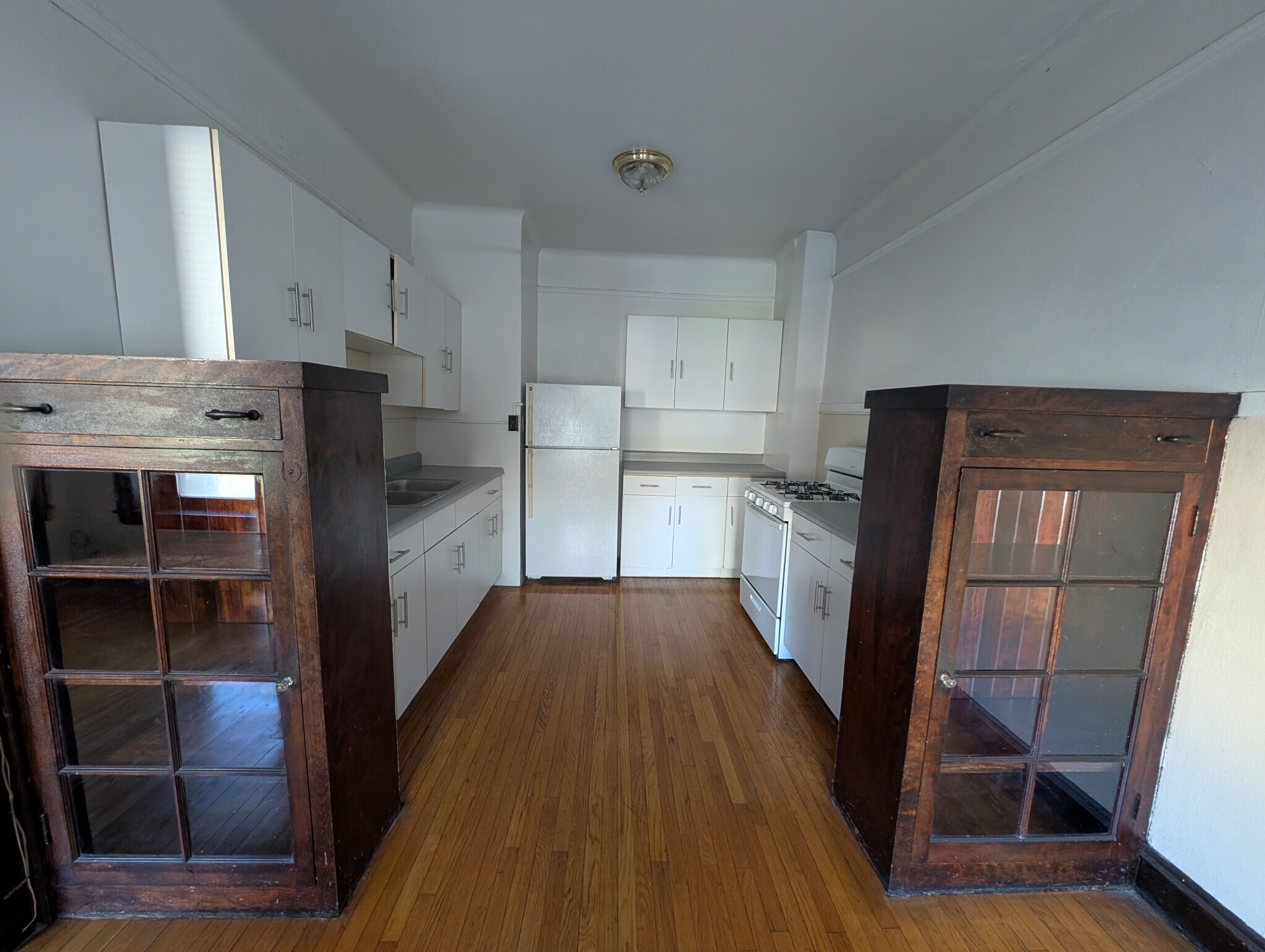 Building Photo - 5704 S Harper Ave