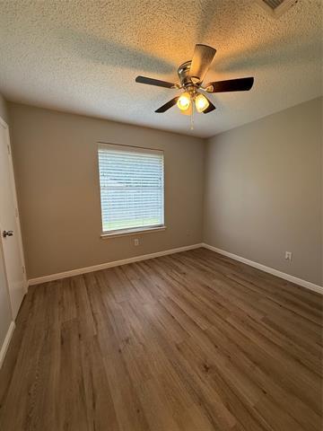 Building Photo - 5912 Pleasant Hill Dr