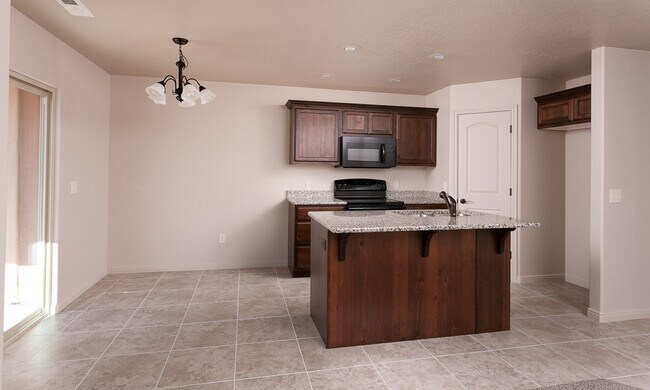 Building Photo - 3 Bedroom Townhome in The Cottages at Foss...