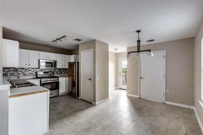 Building Photo - 11812 Lima Dr