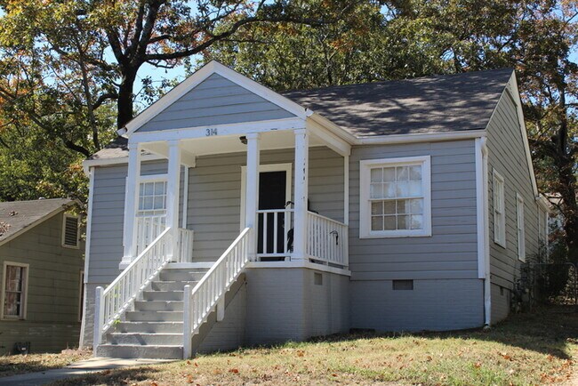 Primary Photo - 314 N Summit St