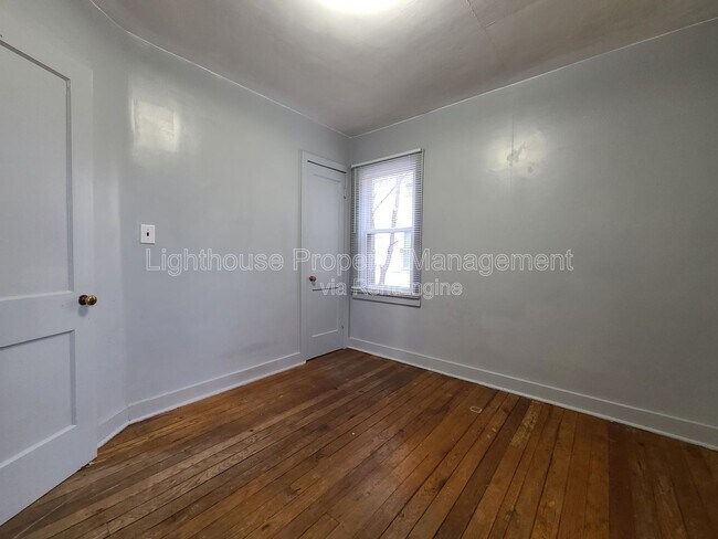 Building Photo - 1387 Hurd Ave
