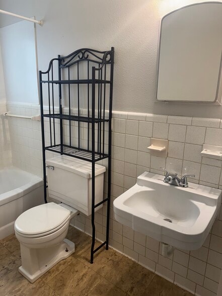 Building Photo - 219 Mitchell St