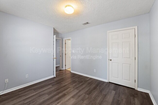 Building Photo - 410 Tracewood Pl