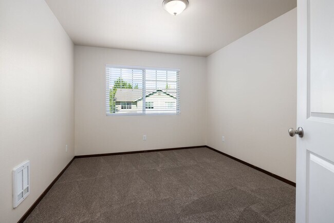 Building Photo - Gilkey 425,LLC#17