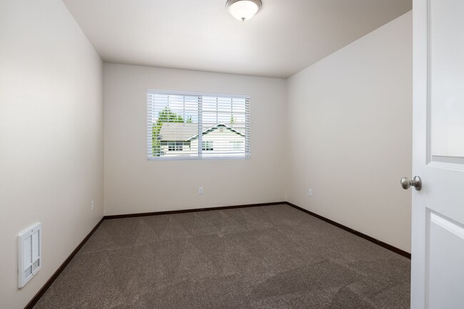 Building Photo - Gilkey 425,LLC#2