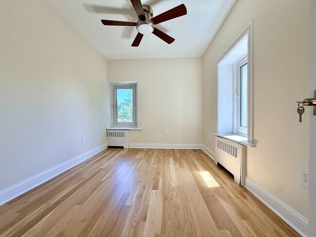 Building Photo - 155 Beacon Hill Dr