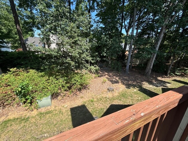 Building Photo - Charming 2 Bedroom Condo Located in York C...