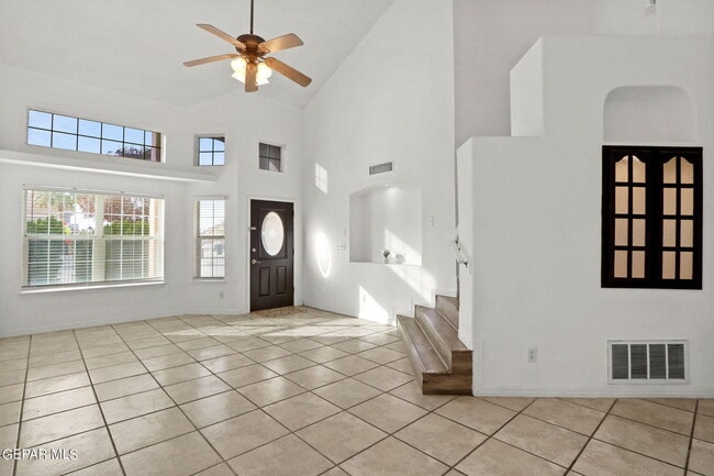 Building Photo - 636 Paseo Hermoso Dr