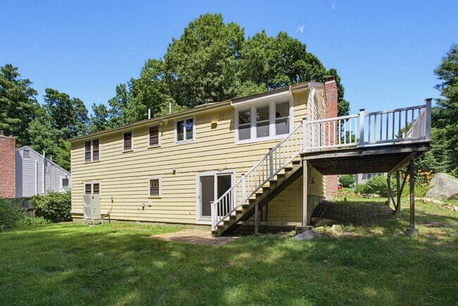 Building Photo - 37 Woodbury Rd