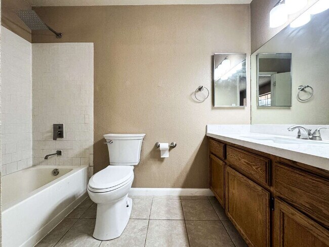 Building Photo - "Newly Renovated 4-Bedroom, 2 Bathroom Home in Yuma!"