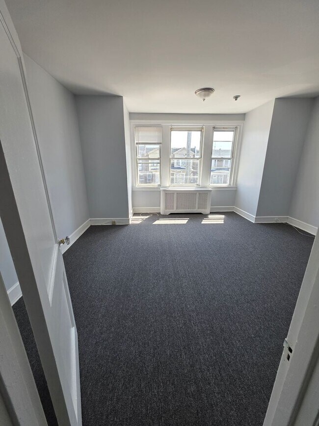 Building Photo - 6626  N 17th St