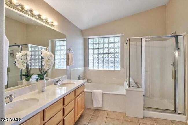 Building Photo - 2432 E Nathan Way