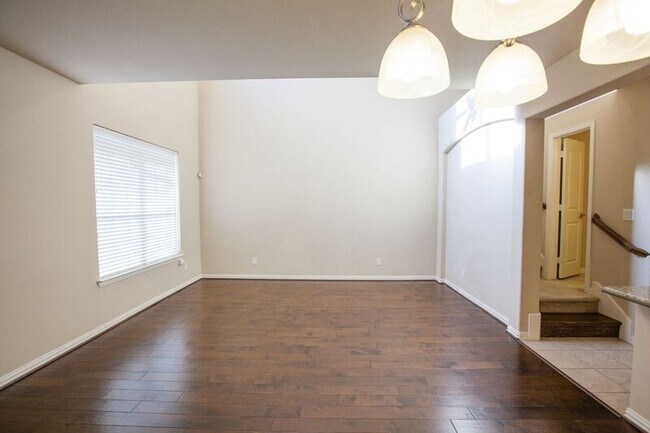 Building Photo - 528 S Greenville Ave