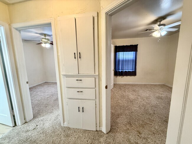 Building Photo - 709 11th Ave NW