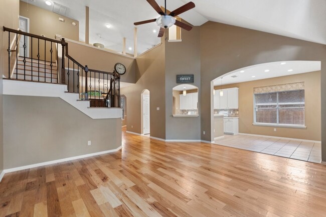 Building Photo - The Perfect Woodlands Retreat: Steps from ...