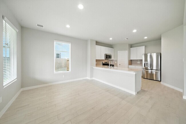 Building Photo - 2643 Village Side Trl
