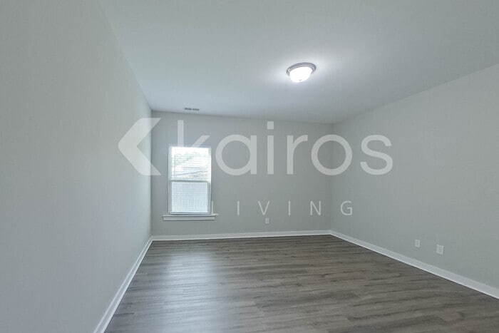 Building Photo - 344 White Oak Cir