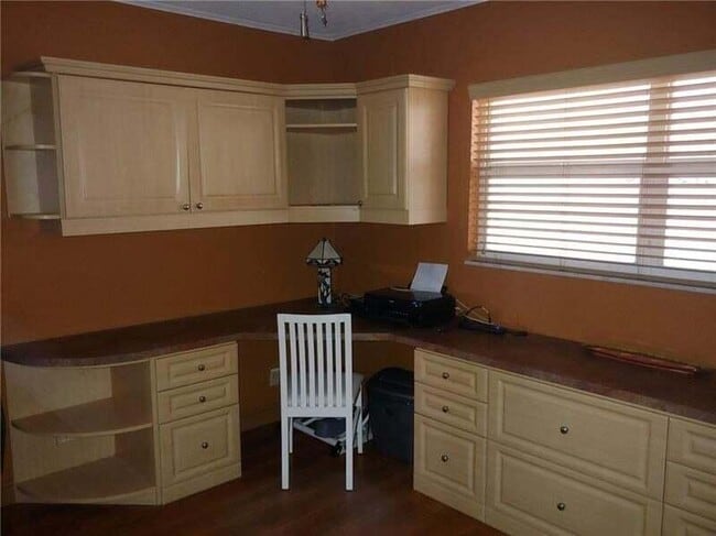 Building Photo - 401 Briny Ave