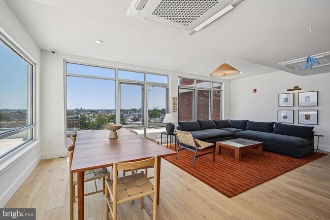 Building Photo - 2101 Washington Ave