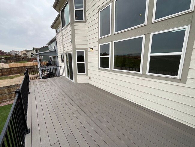 Building Photo - 3 Bedroom Home Available Near S Powers Blv...