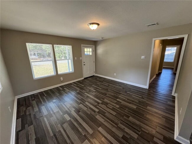 Building Photo - 303 Evergreen Hill