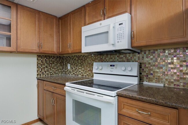 Building Photo - 2885 Palm Beach Blvd