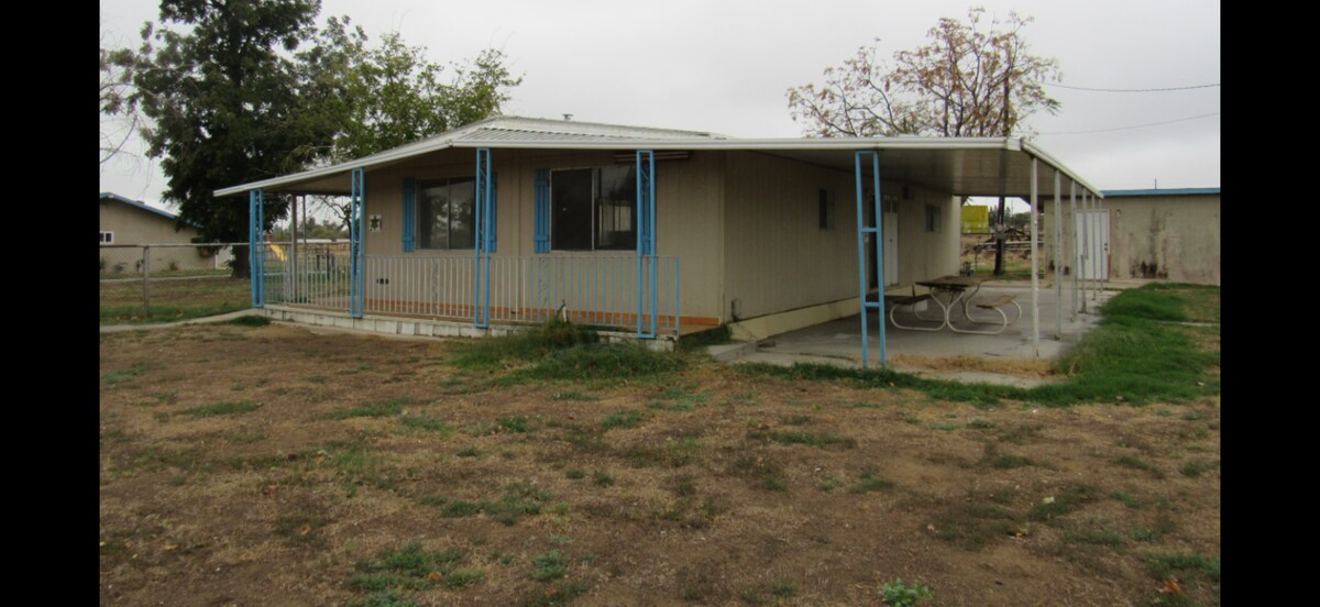 Building Photo - 5810 Krebs Rd