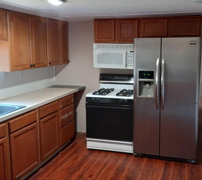 Primary Photo - 5231 80th St N