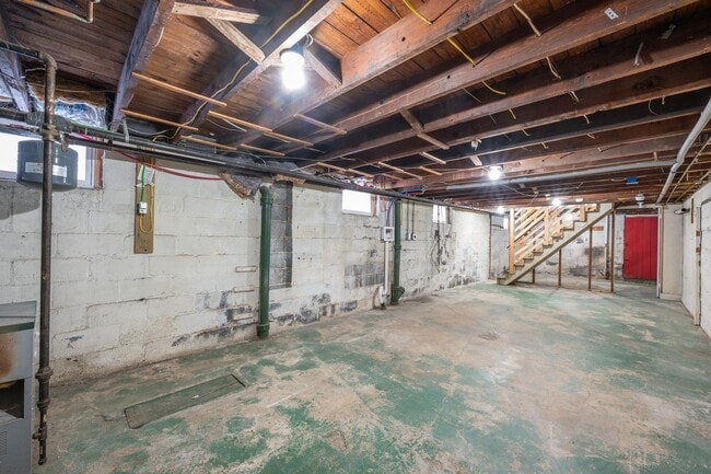 Building Photo - Warm & Welcoming, Move-In Ready West End Twin | 3 Bedroom 1 Bathroom