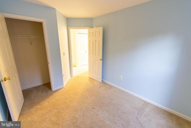 Building Photo - 11970 Thurloe Dr