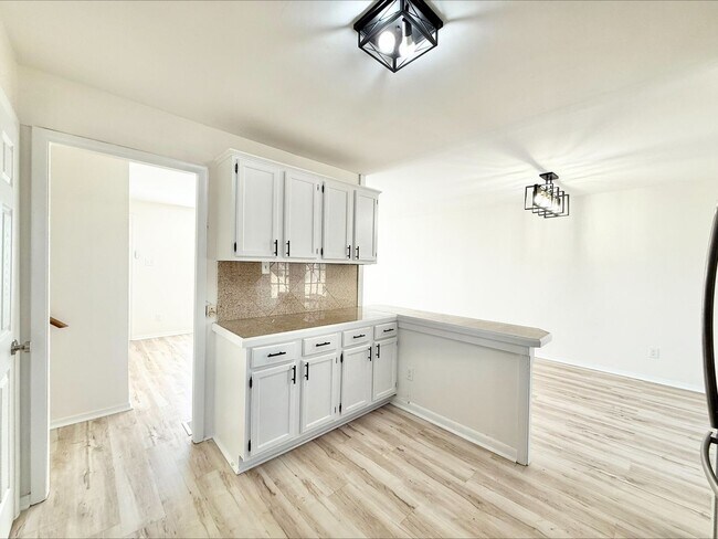 Building Photo - Brookside Beauty