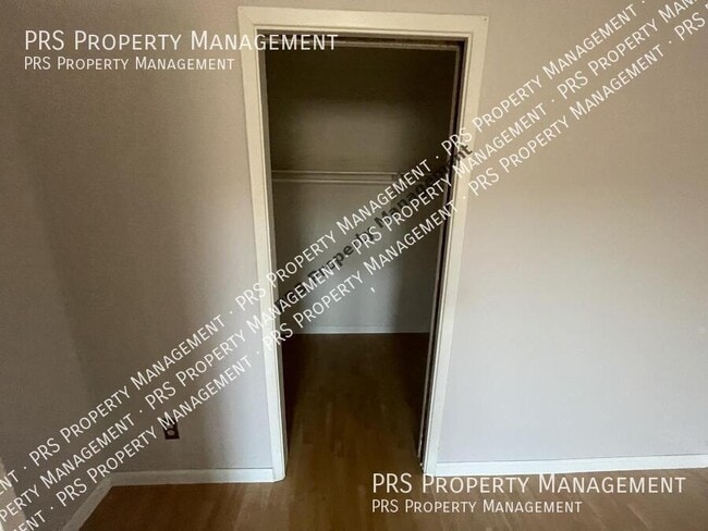 Building Photo - 922 S Acapulco Ln