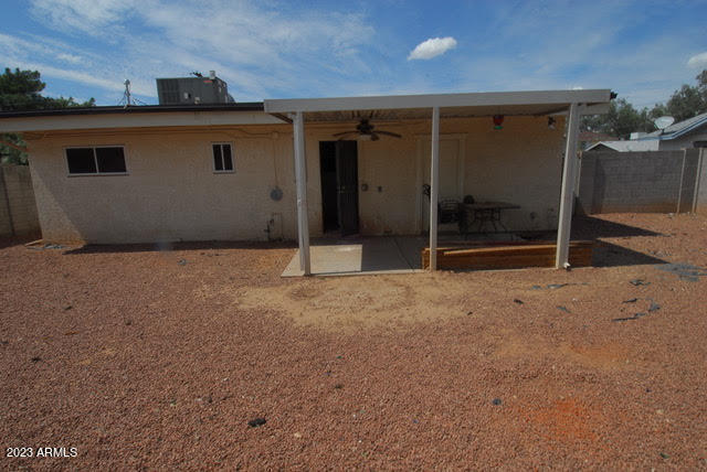 Building Photo - 1421 E Jen Tilly Ln