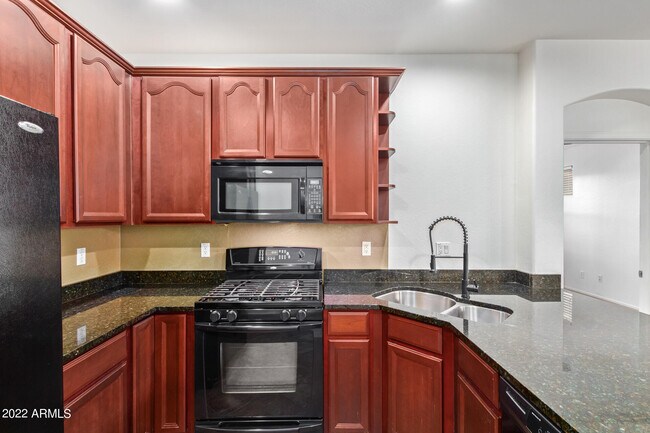 Building Photo - 2948 N Evergreen St