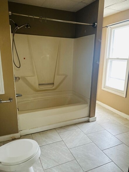 Building Photo - 15 Van Patten St