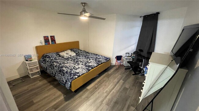 Building Photo - 10801 SW 109th Ct