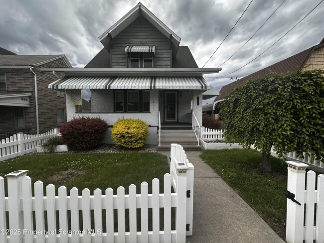 Primary Photo - 1715 Tripp Ave