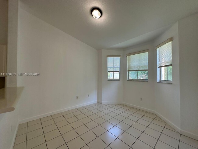 Building Photo - 1568 SE 26th St